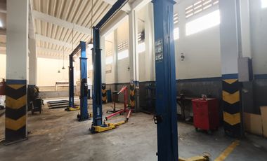 DIJUAL/SEWAKAN CEPAT GEDUNG SHOW ROOM INCLUDE BENGKEL JL.KARTINI GRAND DEPOK CITY.