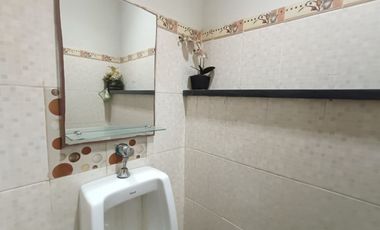 DIJUAL/SEWAKAN CEPAT GEDUNG SHOW ROOM INCLUDE BENGKEL JL.KARTINI GRAND DEPOK CITY.