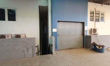 DIJUAL/SEWAKAN CEPAT GEDUNG SHOW ROOM INCLUDE BENGKEL JL.KARTINI GRAND DEPOK CITY.