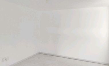 Casa En Renta Colinas del Lago, 3 rec, 3 baños, 2 autos, estudio