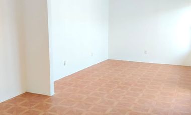 Casa En Renta Colinas del Lago, 3 rec, 3 baños, 2 autos, estudio