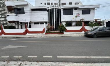 VENDO PRECIOSA VILLA EN  BALCONES DE CAROLINA, PUERTO SANTA LUCIA , SALINAS, PRECIOSA Y AMPLIA CASA, ONCE DORMITORIOS IDEAL PARA HOSTERIA O VIVIENDA