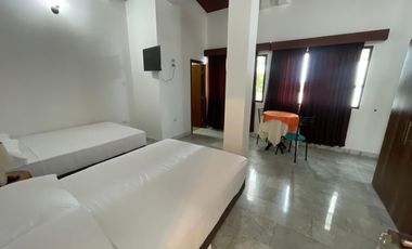 VENDO PRECIOSA VILLA EN  BALCONES DE CAROLINA, PUERTO SANTA LUCIA , SALINAS, PRECIOSA Y AMPLIA CASA, ONCE DORMITORIOS IDEAL PARA HOSTERIA O VIVIENDA