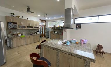 VENDO PRECIOSA VILLA EN  BALCONES DE CAROLINA, PUERTO SANTA LUCIA , SALINAS, PRECIOSA Y AMPLIA CASA, ONCE DORMITORIOS IDEAL PARA HOSTERIA O VIVIENDA