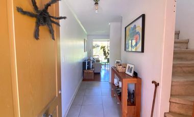 VENTA CASA PROVENZAL SECTOR PARQUE BRISAS NORTE 2 PISOS 3D+3B+ESCRITORIO+TERRAZA CON SECTOR PARA UN QUINCHO, COLEGIOS HIGHLANDS, CABO DE HORNOS