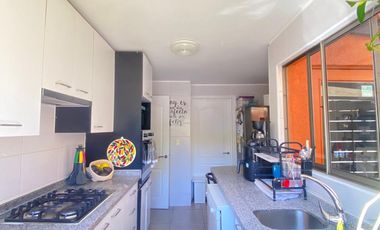 VENTA CASA PROVENZAL SECTOR PARQUE BRISAS NORTE 2 PISOS 3D+3B+ESCRITORIO+TERRAZA CON SECTOR PARA UN QUINCHO, COLEGIOS HIGHLANDS, CABO DE HORNOS