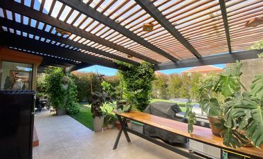 VENTA CASA PROVENZAL SECTOR PARQUE BRISAS NORTE 2 PISOS 3D+3B+ESCRITORIO+TERRAZA CON SECTOR PARA UN QUINCHO, COLEGIOS HIGHLANDS, CABO DE HORNOS