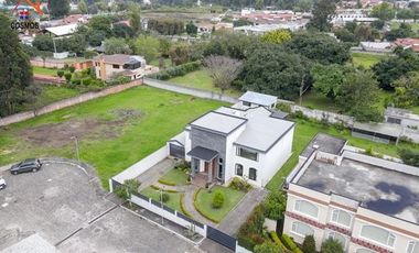 Casa de venta en Quito, Valle de los Chillos, 1200 m2