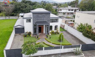Casa de venta en Quito, Valle de los Chillos, 1200 m2