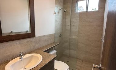 Alquilo departamento planta baja en Vía Samborondon