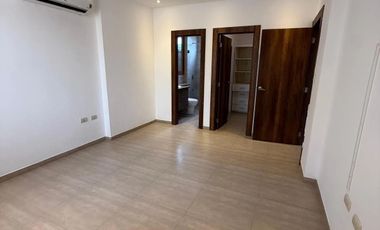 Alquilo departamento planta baja en Vía Samborondon