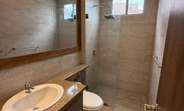 Alquilo departamento planta baja en Vía Samborondon