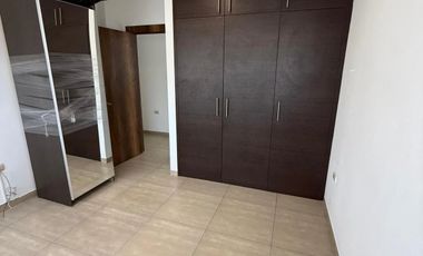 Alquilo departamento planta baja en Vía Samborondon