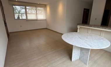 Alquilo departamento planta baja en Vía Samborondon