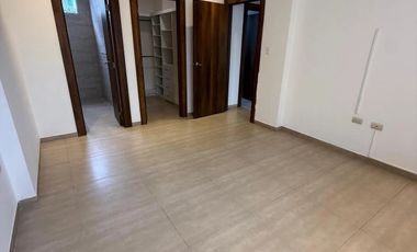 Alquilo departamento planta baja en Vía Samborondon