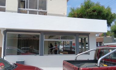 Alquilo local esquinero en Miraflores, avenida principal