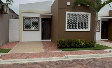 URBANIZACION SANTA CECILIA, VIA ANCON, SANTA ELENA, VENDO PRECIOSA VILLA DE UNA PLANTA TRES DORMITORIOS, FULL AMOBLADA