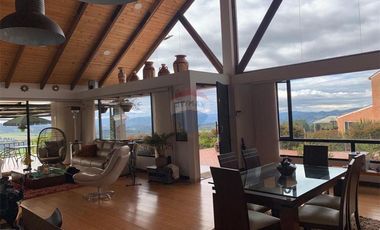 Casa de Lujo y Naturaleza en La Calera