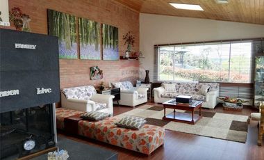 Casa de Lujo y Naturaleza en La Calera
