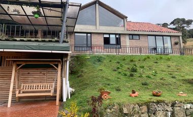 Casa de Lujo y Naturaleza en La Calera