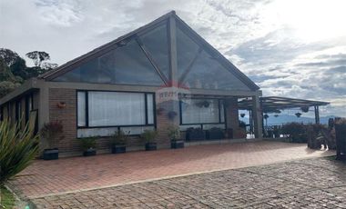 Casa de Lujo y Naturaleza en La Calera