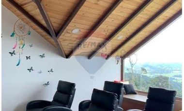 Casa de Lujo y Naturaleza en La Calera