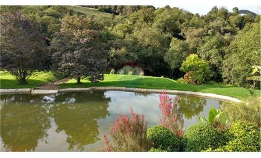 Casa Exclusiva en La Calera – Lujo, Naturaleza y Confort