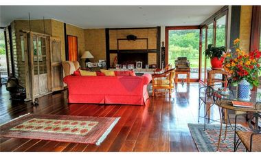 Casa Exclusiva en La Calera – Lujo, Naturaleza y Confort