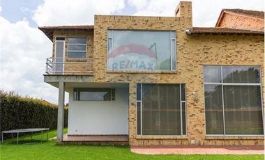 Casa Inteligente en Camino de Chunugua – Vive la Tecnología y la Tranquilidad en Cajicá