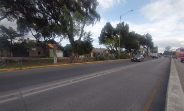 Terreno comercial en venta de 2325 m2, Frente de 80Mts