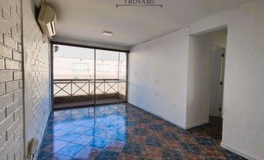 Venta lindo departamento, salida metro Las Rejas, Condominio Las palmas