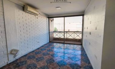 Venta lindo departamento, salida metro Las Rejas, Condominio Las palmas