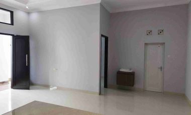 Rumah Baru 2 Lantai di Solo – 4 Kamar, Mewah, Lokasi Strategis, Harga Nego!