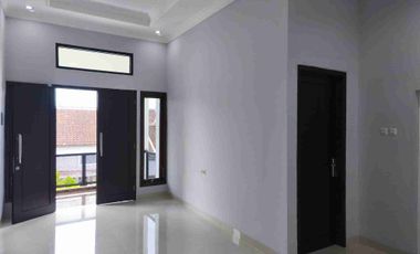 Rumah Baru 2 Lantai di Solo – 4 Kamar, Mewah, Lokasi Strategis, Harga Nego!