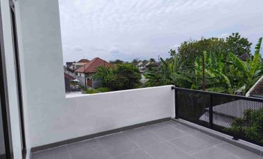 Rumah Baru 2 Lantai di Solo – 4 Kamar, Mewah, Lokasi Strategis, Harga Nego!