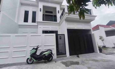 Rumah Baru 2 Lantai di Solo – 4 Kamar, Mewah, Lokasi Strategis, Harga Nego!