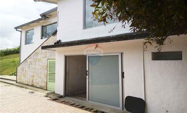 CASA DE CAMPO MODERNA EN VENTA – LA CALERA, VEREDA BUENOS AIRES (LOTE LA PAZ)