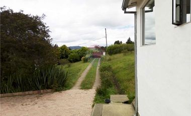 CASA DE CAMPO MODERNA EN VENTA – LA CALERA, VEREDA BUENOS AIRES (LOTE LA PAZ)