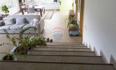 CASA DE CAMPO MODERNA EN VENTA – LA CALERA, VEREDA BUENOS AIRES (LOTE LA PAZ)