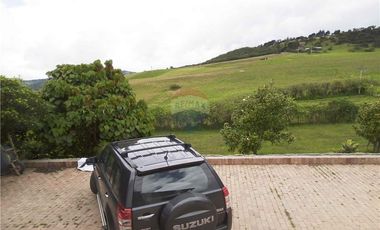 CASA DE CAMPO MODERNA EN VENTA – LA CALERA, VEREDA BUENOS AIRES (LOTE LA PAZ)