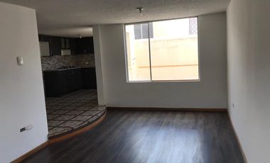 Vendo casa, conjunto, Mitad del Mundo