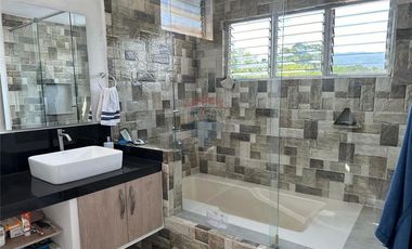 VENDO CASA CAMPESTRE EN CONDOMINIO MIRADOR DE CADAJABÍ – TOCAIMA, CUNDINAMARCA