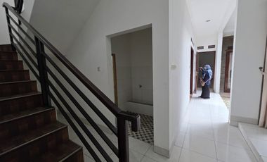 Disewakan Rumah 2 Lantai Bisa Kantor Strategis Jatiwaringin Jakarta Timur Kalimalang