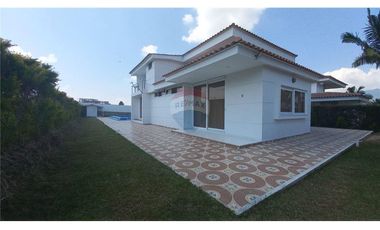 CASA AMPLIA EN CONDOMINIO EXCLUSIVO – BARILOCHE 23, FUSAGASUGÁ