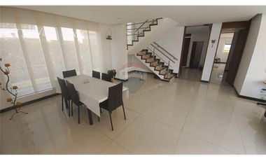 CASA AMPLIA EN CONDOMINIO EXCLUSIVO – BARILOCHE 23, FUSAGASUGÁ