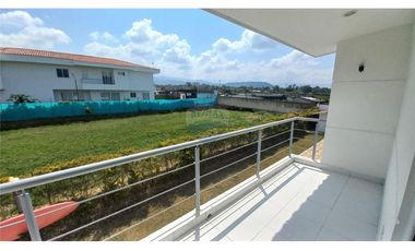 CASA AMPLIA EN CONDOMINIO EXCLUSIVO – BARILOCHE 23, FUSAGASUGÁ