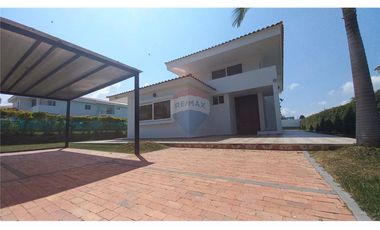 CASA AMPLIA EN CONDOMINIO EXCLUSIVO – BARILOCHE 23, FUSAGASUGÁ