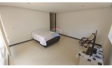 CASA AMPLIA EN CONDOMINIO EXCLUSIVO – BARILOCHE 23, FUSAGASUGÁ