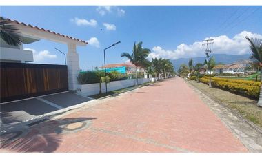 CASA AMPLIA EN CONDOMINIO EXCLUSIVO – BARILOCHE 23, FUSAGASUGÁ