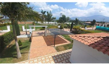 CASA AMPLIA EN CONDOMINIO EXCLUSIVO – BARILOCHE 23, FUSAGASUGÁ